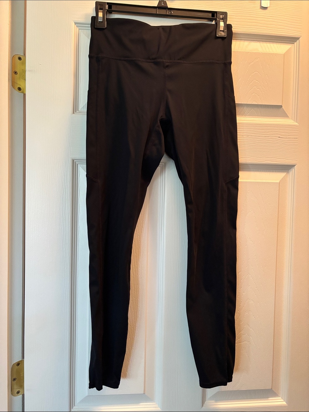 Vuori Black High-Waist Athletic Leggings with pockets
